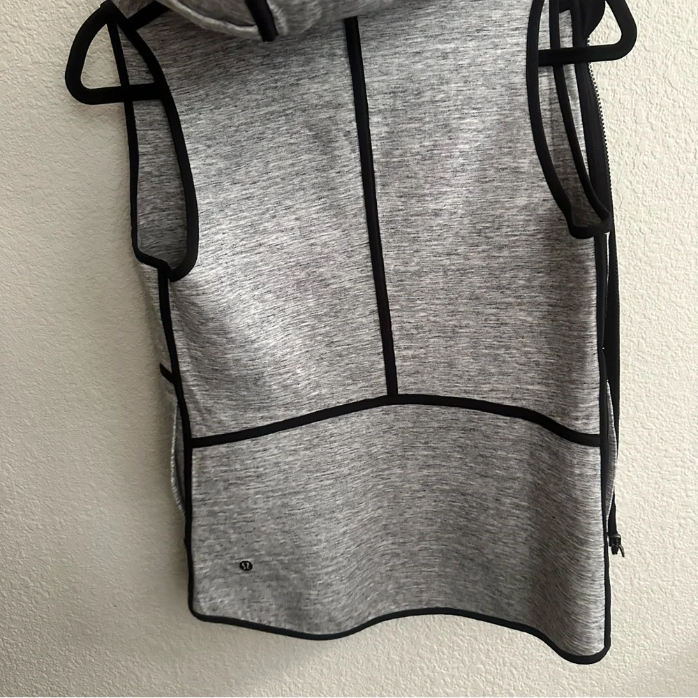 Lululemon Gray Sleeveless Hoodie Vest size 4 - Picture 5 of 5